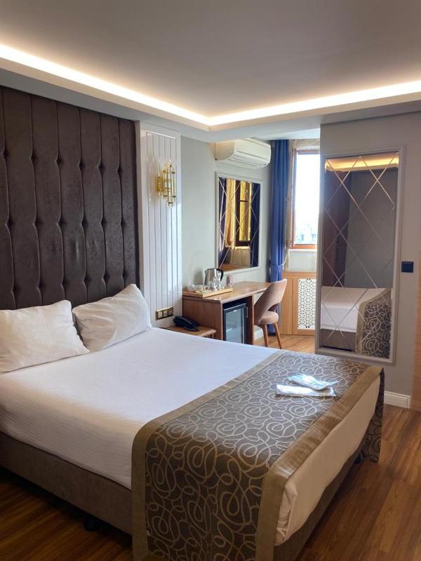 Standard Double Room image 4