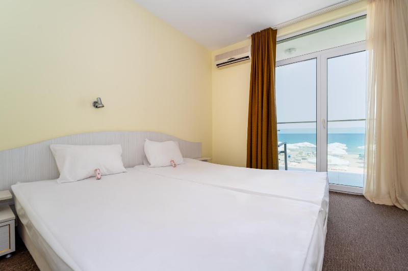 Double Room image 1