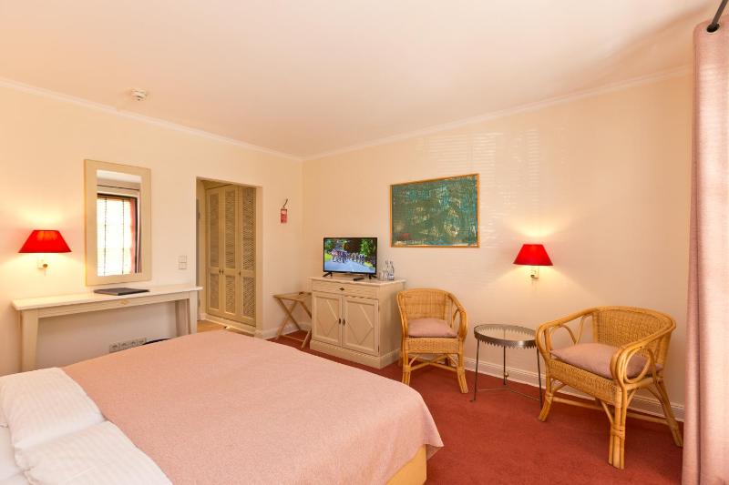 Double Room with Terrace image 3