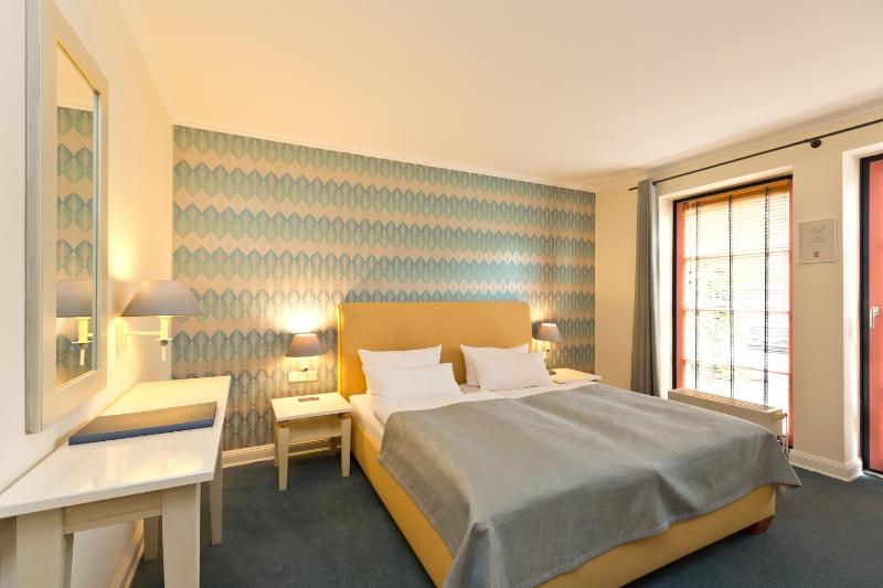 Double Room with Terrace image 4