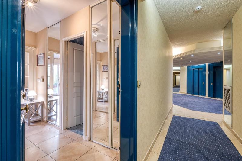 Victoria Beach Apartments - image 36