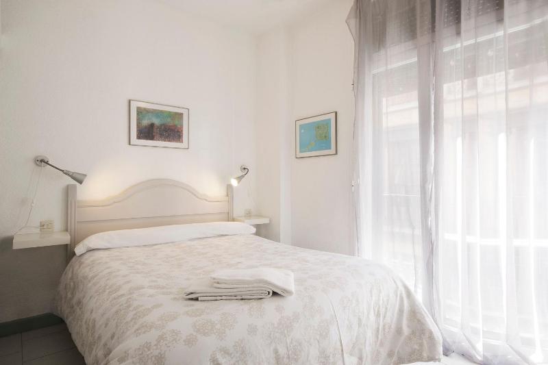 Double or Twin Room with Private Bathroom image 4