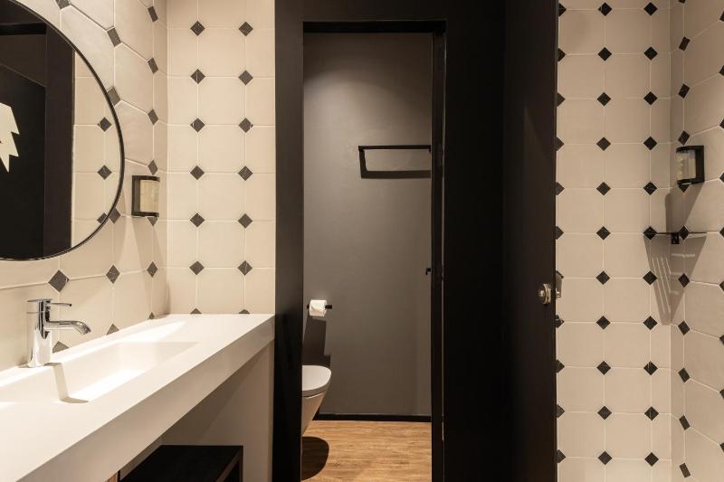 Bed in 4-Bed Dormitory Room image 1