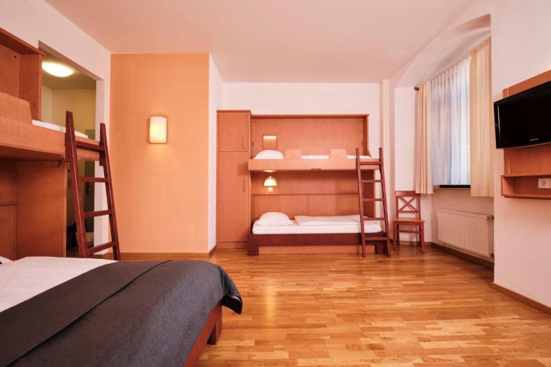 Quadruple Room image 1