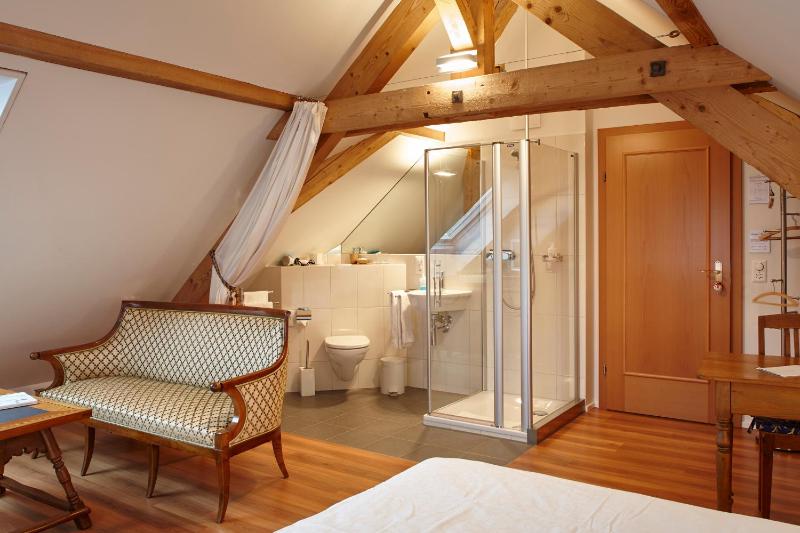 Standard Twin Room image 2
