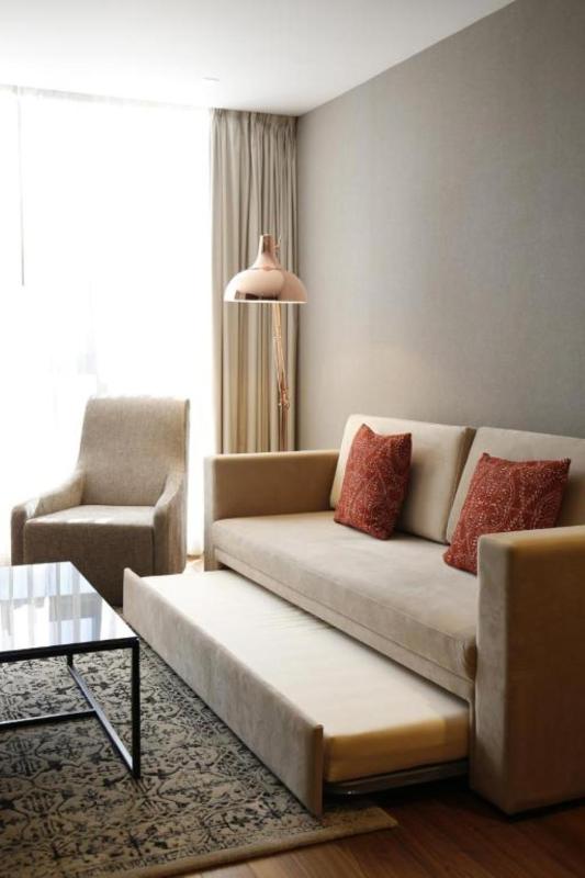 One-Bedroom Apartment image 3