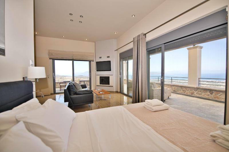 Superior King Suite image 1