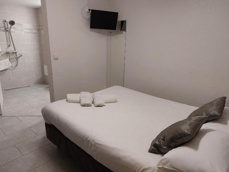 Double Room - Disability Access image 4