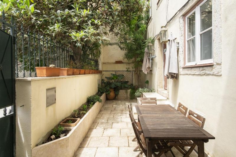 Apartment with terrace in downtown - TTL279 - image 10