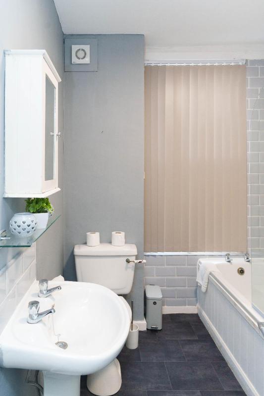 Rio House - 2 miles from central Leeds - image 2