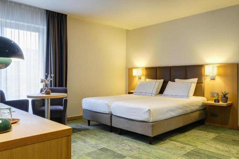 Double or Twin Room image 3