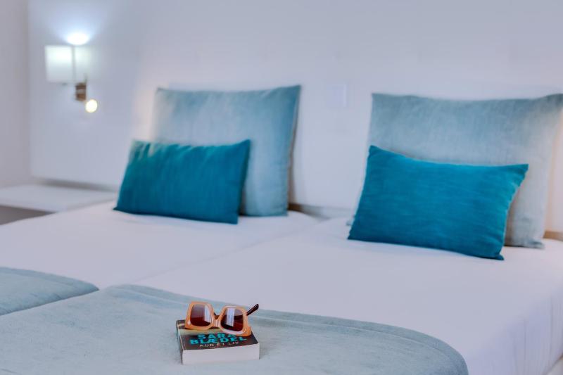 Superior Twin Room (2 Adults + 2 Children) image 1