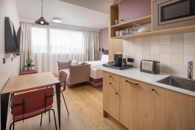One-Bedroom King Suite image 4