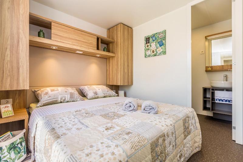 Two-Bedroom Bungalow image 3