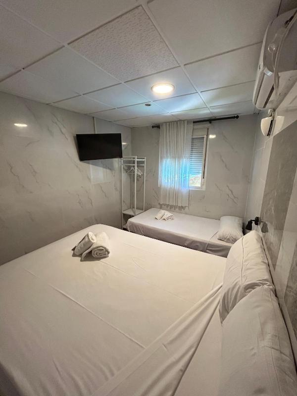 Comfort Triple Room image 1