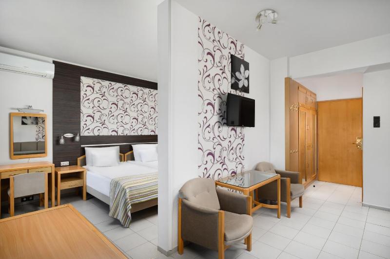 Executive Suite with Lake View image 1