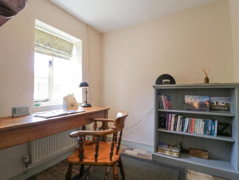 Shoemakers Cottage Friston - image 35