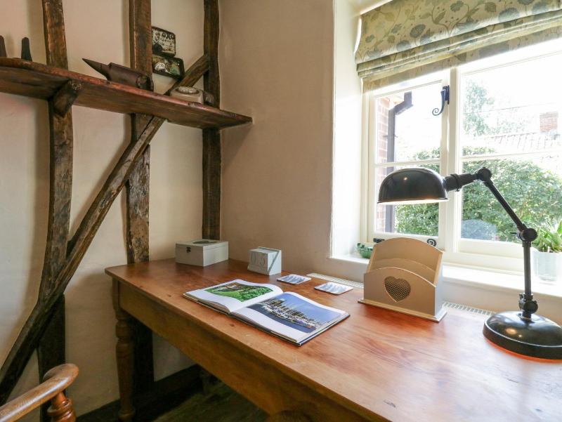 Shoemakers Cottage Friston - image 10
