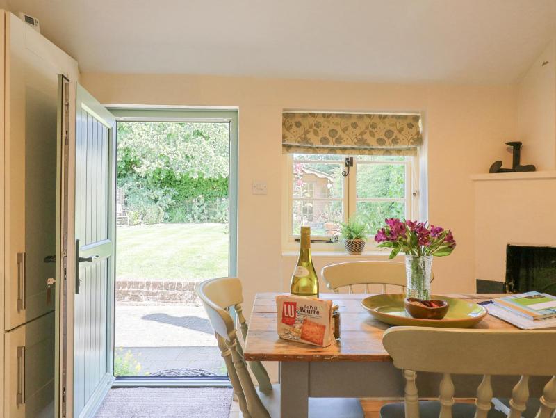 Shoemakers Cottage Friston - image 14