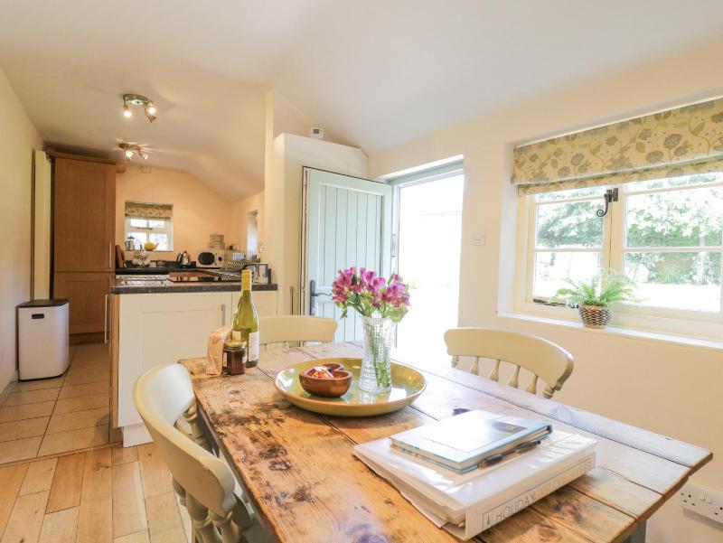 Shoemakers Cottage Friston - image 19