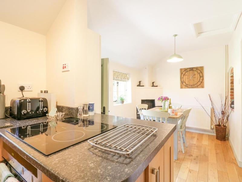 Shoemakers Cottage Friston - image 22