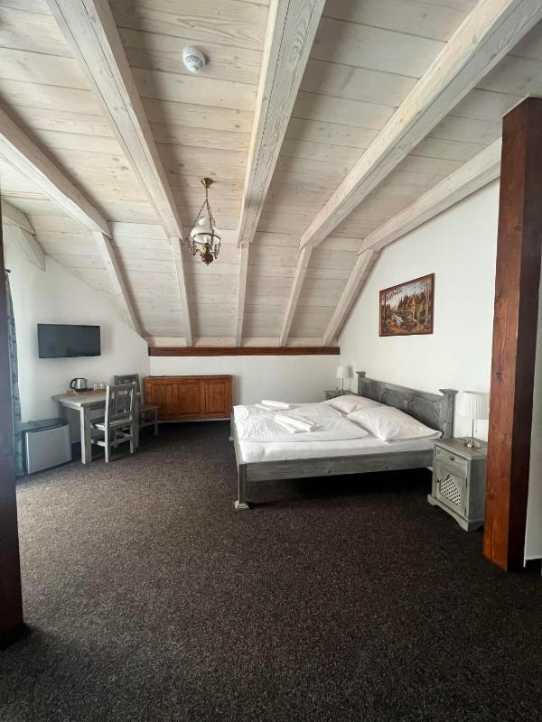 Large Double Room image 2