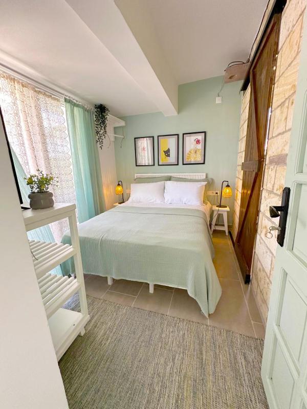 Economy Double Room image 4