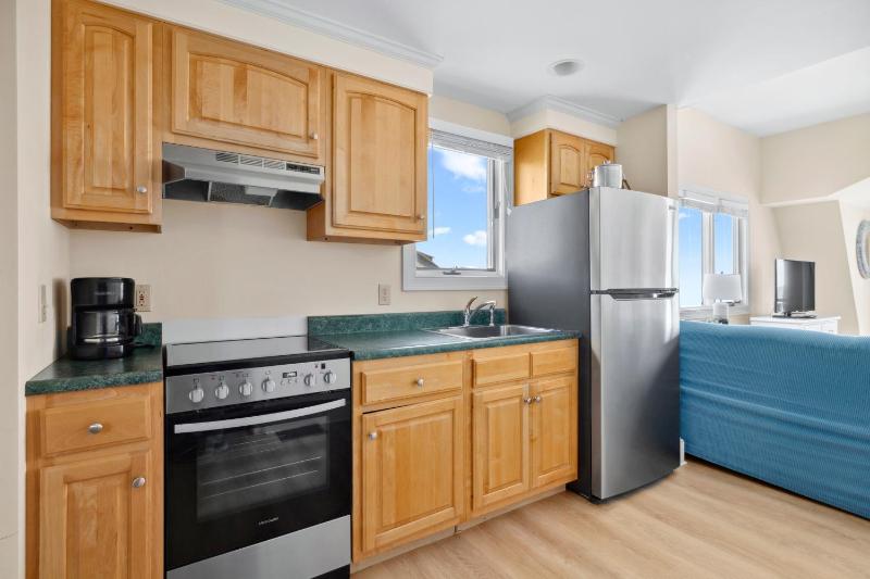 King Suite with Ocean View image 3