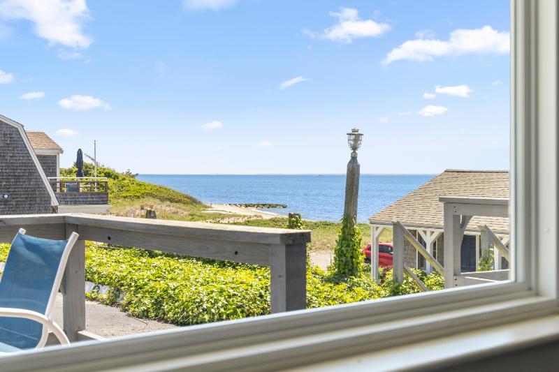 King Room with Partial Sea View image 3