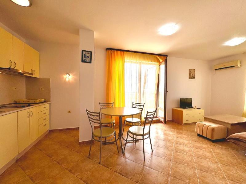 One-Bedroom Apartment with Balcony image 3