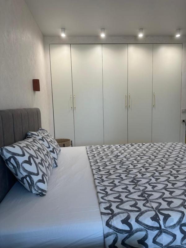 One-Bedroom Apartment image 2