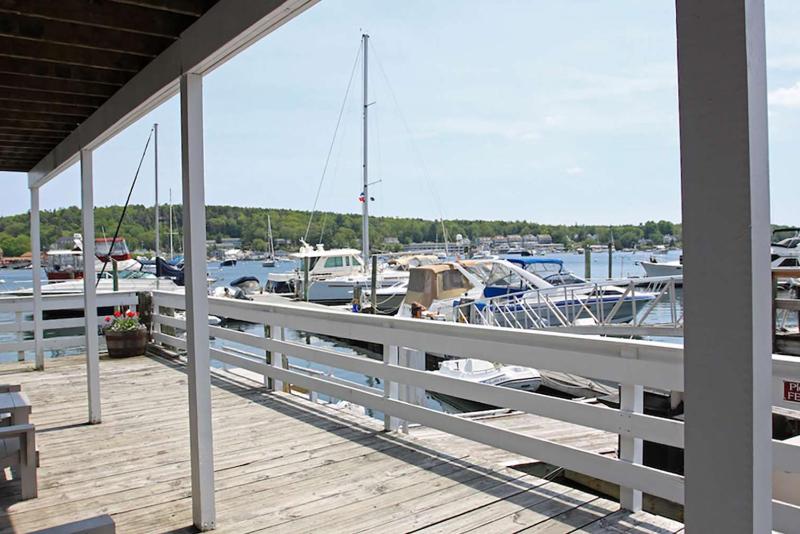 Two Queens Tug/Wharf Pier  image 2