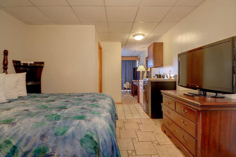 Ocean View Two Queens 2nd Floor image 3