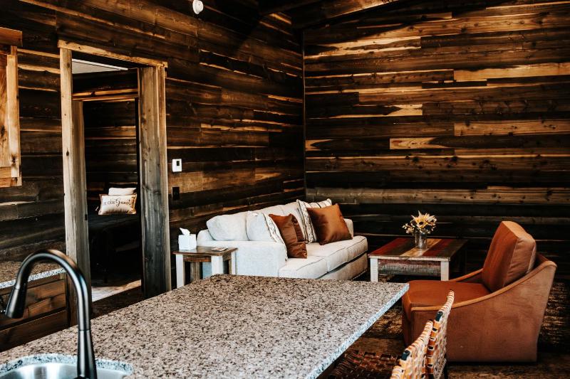 Two-Bedroom Bungalow image 4