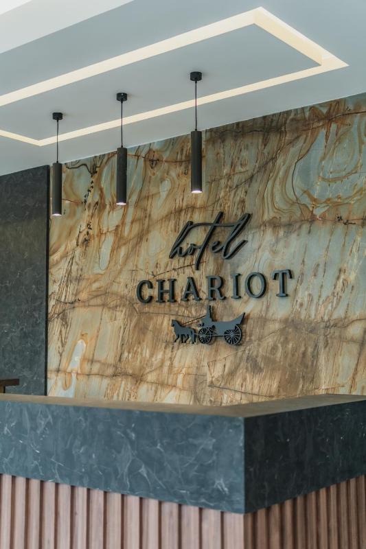 Hotel Chariot - image 11