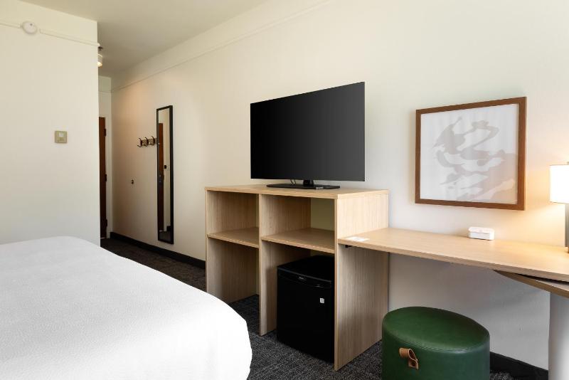 King Room image 3