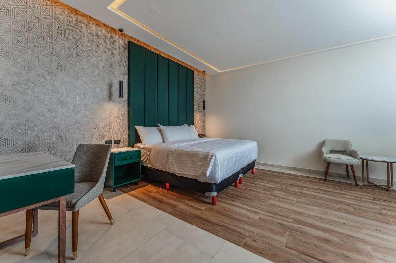 Hotel Chariot - image 15