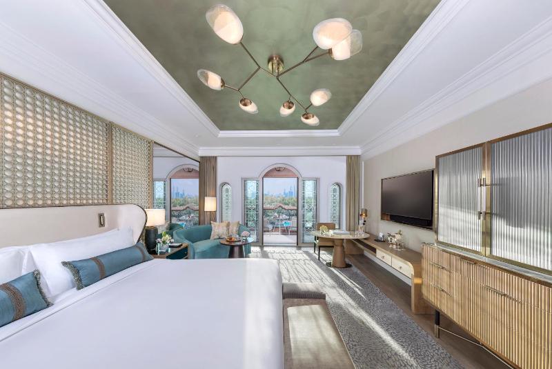 Deluxe Garden View King Room, Balcony image 3