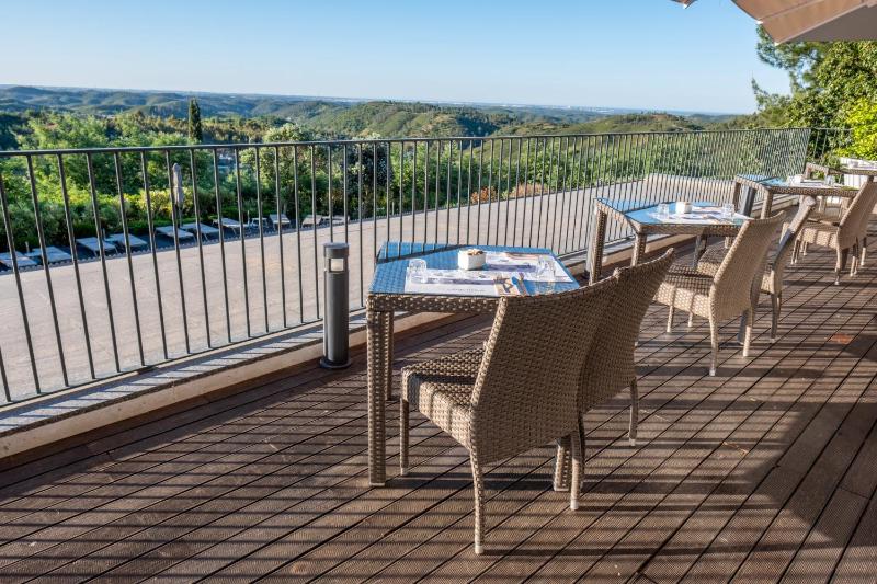 Suite with Terrace and Mountain View image 3