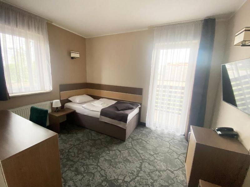 Single Room image 3