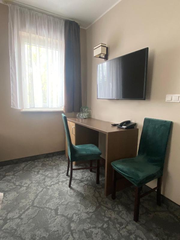 Family Room (2 Adults + 1 Child up to 12 years old) image 4