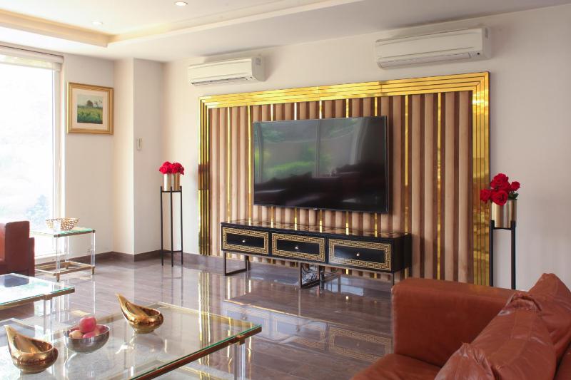 Casa Reina Luxury Apartments Gulberg Lahore- Penthouse - image 7