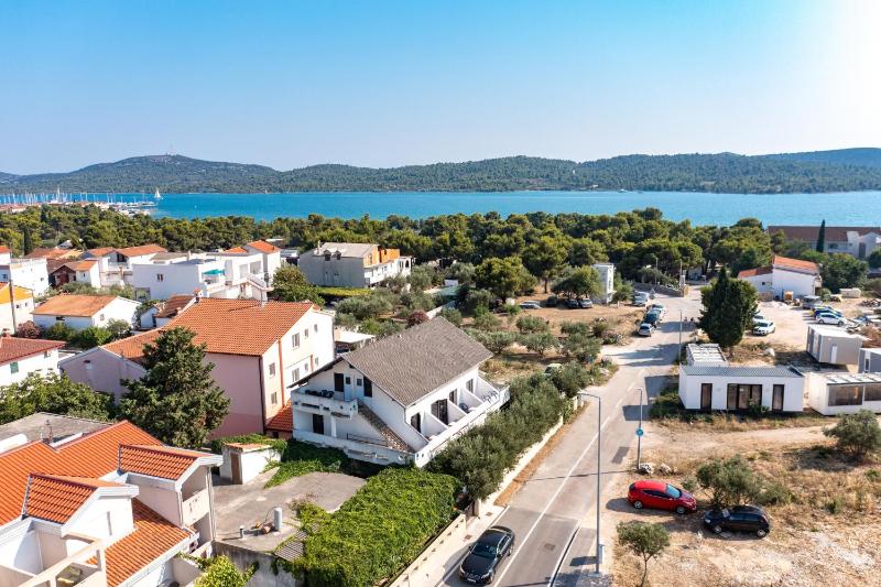 Apartments and rooms with parking space Pirovac, Sibenik - 21487 Images