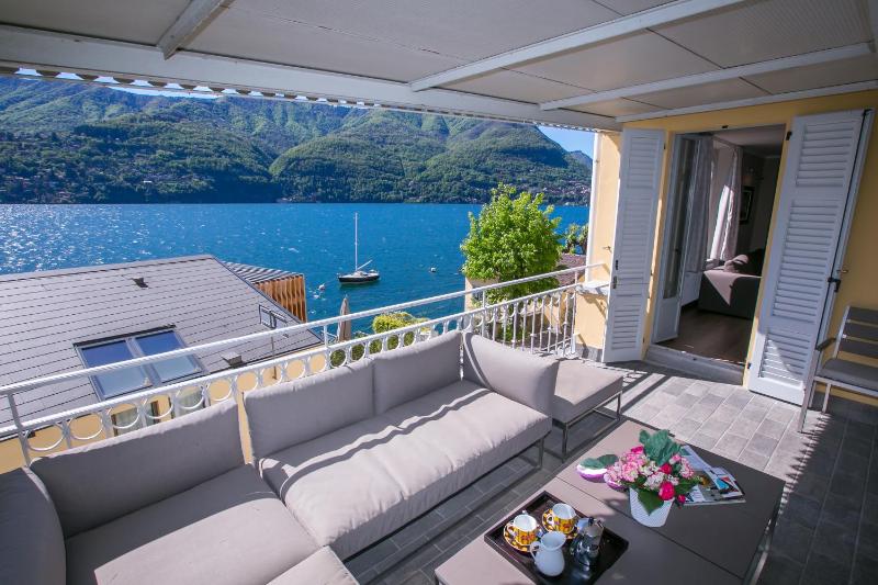 Apartment with Lake View image 4