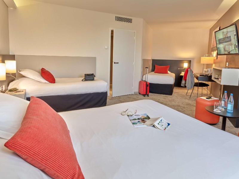 Quadruple Room image 4