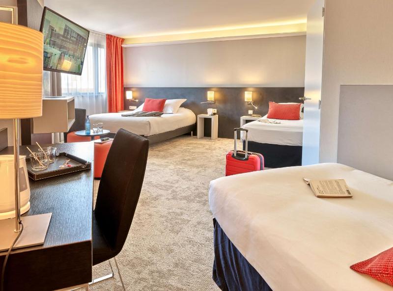 Quadruple Room image 3