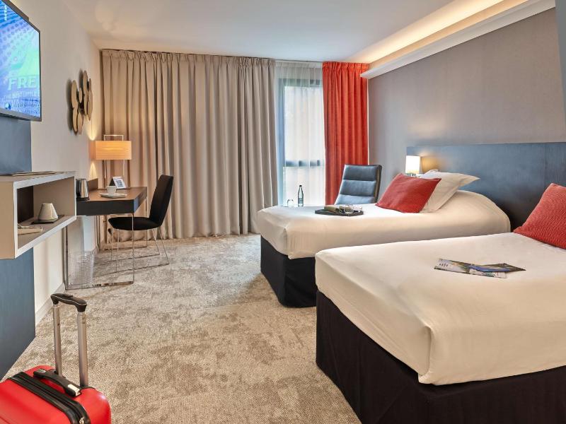 Comfort Twin Room image 4