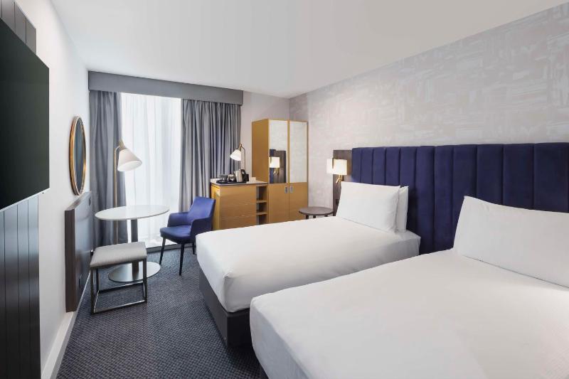 Twin Room image 1