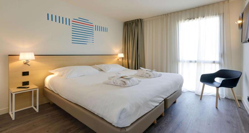Premium Queen Room - Non-Smoking image 2