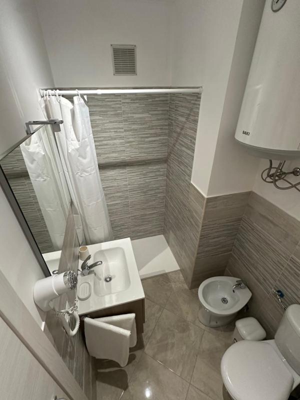 NICOTRA'S home - image 6